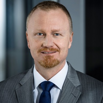 Ingo Ludwig	物理学硕士